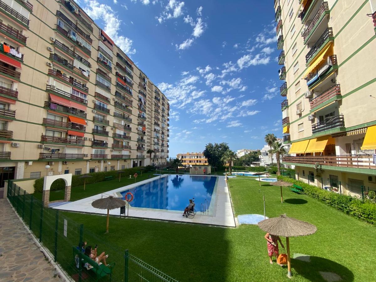 Apartamentos Naciones Playa, La Paloma Benalmádena Kültér fotó